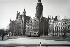 Németország, Lipcse, Wilhelm-Reuschner-Platz (ekkor Königsplatz) a Martin-Luther-Ringnél, szemben az Új Városháza (Neues Rathaus)., 1938, Adelhardt Márta, villamos, középület, Fortepan #212332