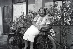 1941, Adelhardt Márta, motorkerékpár, rendszám, Raleigh-márka, lányok-járművek, Fortepan #212369