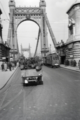 Magyarország, Budapest I., az Erzsébet híd a budai hídfőtől nézve., 1940, Adelhardt Márta, teherautó, villamos, magyar légierő, Budapest, Fortepan #212377