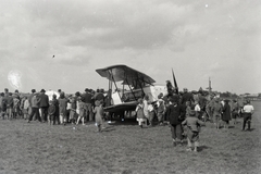 Magyarország, Kecskemét, repülőtér, háttérben jobbra a víztorony (zuhanytorony) és a Széktó-fürdő bejárata., 1928, Adelhardt Márta, repülőgép, biplán, Best of, Raab-Katzenstein-márka, Raab-Katzenstein RK-2, Schmoll-márka, Raab-Katzeinstein-márka, Raab-Katzeinstein RK-2 Pelikán, Fortepan #212378