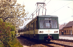 Magyarország, Budapest III., a szentendrei HÉV a Szentendrei út 393. és 395. számú házak előtt halad., 1972, Fortepan/Album057, színes, BKV-szervezet, HÉV, Budapest, Fortepan #212482