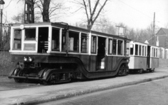 Magyarország, Városliget, Budapest XIV., Gundel Károly (Állatkerti) út, a Millenniumi Földalatti Vasút 11-es pályaszámú kocsija., 1973, Fortepan/Album057, Budapest, metró, Fortepan #212497