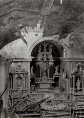 Italy, Gorizia, Piedimonte del Calvario városrész (ekkor Podgora néven önálló), a lerombolt San Giusto Martire-templom., 1915, Österreichische Nationalbibliothek, church, war damage, damaged building, altar, church interior, Fortepan #212529