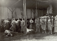 Slovenia, a várostól északra, a hegyek között, a Tolminka-patak völgyében lévő Pologar. Tábori mészárszék., 1915, Österreichische Nationalbibliothek, Best of, butcher, cattle, apron, arms crossed over the chest, Fortepan #212556