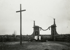 Ukraine, Pluhiv, (ekkor Płuhów), az újjáépített Böhm Ermolli vasúti viadukt átadása 1915. november 8-án., 1915, Österreichische Nationalbibliothek, cross, festive, Fortepan #212647