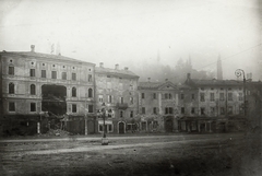 Olaszország, Gorizia, Piazza della Vittoria (Grosser Platz), balra a romos Venuti-ház., 1915, Österreichische Nationalbibliothek, épületkár, Fortepan #212733