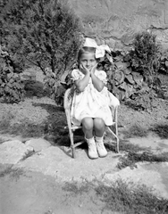 1941, Fortepan/Album002, portrait, yard, wicker chair, girl, ribbon, Fortepan #21280