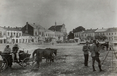 Ukrajna, Kolomija, Tarasz Sevcsenko tér (ekkor Markplatz), háttérben a Szent Jozafát görög katolikus templom (ekkor Nagyboldogasszony római katolikus templom)., 1917, Österreichische Nationalbibliothek, templom, Fortepan #212908