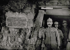 Italy, Gorizia, Piedimonte del Calvario városrész (ekkor Podgora néven önálló), kazamaták a Monte Calvario (ekkkor Kalvarienberg) belsejében., 1916, Österreichische Nationalbibliothek, label, Fortepan #212952