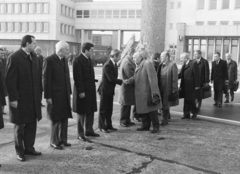 Hungary, Ferihegy (now - Ferenc Liszt) International Airport, Budapest XVIII., Kádár János és a Londonba utazó küldöttség búcsúztatása. Maróthy László, Trautmann Rezső, Kótai Géza, David Hough Colvin, Kádár János mögött Várkonyi Péter és Bányász Rezső., 1985, Szalay Zoltán, Budapest, Fortepan #213005