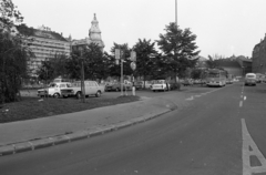 Magyarország, Budapest V., Erzsébet (Engels) tér, a parkoló és a VOLÁNBUSZ pályaudvar a József Attila utcától a Deák Ferenc tér felé nézve., 1975, Urbán Tamás, Budapest, Fortepan #213733