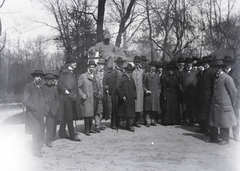 Magyarország, Városliget, Budapest XIV., háttérben Anonymus szobra (Ligeti Miklós 1903.)., 1916, Tóvári Tamás, Budapest, Fortepan #213928