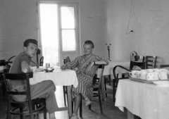 1955, Várkonyi Andrea, bathrobe, men, mug, tray, Fortepan #213967