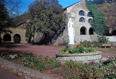 Hungary, Pécs, Szűz Mária - Világ Királynője szobor a pálos templom előtt., 1975, Fortepan, monument, architectural heritage, colorful, autumn, Fortepan #21411