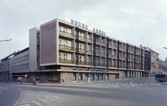 Magyarország, Kaposvár, Ady Endre utca - Kossuth tér sarok, Hotel Kapos., 1970, FŐFOTÓ, gyalogátkelő, Fortepan #214405