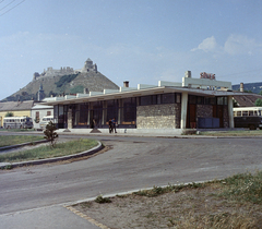 Magyarország, Sümeg, Flórián tér, autóbusz-pályaudvar, fent a vár., 1970, FŐFOTÓ, Fortepan #214470