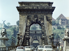 Magyarország, Budapest V., a Széchenyi Lánchíd a Széchenyi István (Roosevelt) tér felől., 1970, FŐFOTÓ, Fejér Zoltán, Budapest, Fortepan #214859