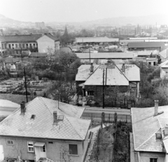 Magyarország, Budapest XI., kilátás a Hotel Wien épületéből, előtérben keresztben a Március utca, távolban a Sas-hegy és a Gellért-hegy sziluettje látszik., 1971, FŐFOTÓ, Budapest, Fortepan #214915