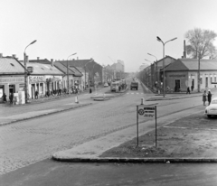 Magyarország, Budapest III., Bécsi út, szemben a villamos-végállomás a Vörösvári úton., 1971, FŐFOTÓ, gyógyszertár, Budapest, Fortepan #214938