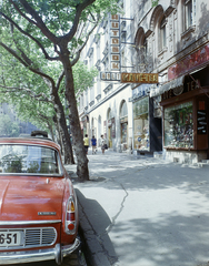 Magyarország, Budapest XI., a felvétel a Bartók Béla út 35-ös számú ház előtt készült., 1971, FŐFOTÓ, színes, Skoda-márka, Skoda 1000 MB, Budapest, autósbolt, Fortepan #215041