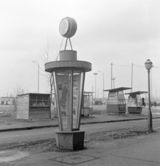 Hungary, Budapest XIV., Örs vezér tere, a Fővárosi Moziüzemi Vállalat (FŐMO) által forgalmazott filmek hirdetőoszlopa., 1971, FŐFOTÓ, Budapest, ad pillar, Fortepan #215230