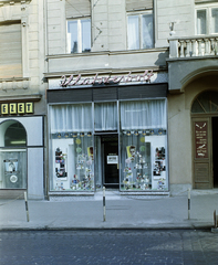 Hungary, Budapest II., Margit körút (Mártírok útja) 1., Illatszerbolt., 1971, FŐFOTÓ, Budapest, Fortepan #215346