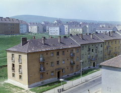 Hungary, Ózd, kilátás az Árpád vezér út - Zrinyi Miklós út sarkán álló toronyházból a Géza utca irányába. A házak felett az Elek Imre (Uránia) Csillagvizsgáló kupolája látszik., 1971, FŐFOTÓ, colorful, Fortepan #215378