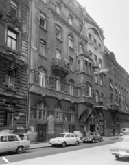 Magyarország, Budapest VI., Eötvös utca, szemben középen a 38-as számú ház., 1973, FŐFOTÓ, Budapest, Volkswagen Bogár, Opel Kadett, Fortepan #215522