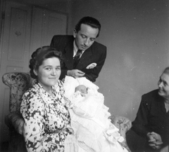 1944, Hegedűs Judit, family, newborn, baby duvet, hold in arms, Fortepan #21553