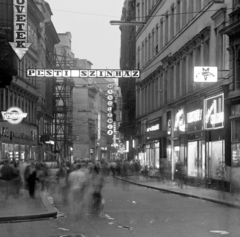 Magyarország, Budapest V., Váci utca a Kristóf tér felől nézve., 1972, FŐFOTÓ, Budapest, hanglemez, színház, neonreklám, Szivárvány-áruház, Fortepan #215653