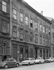 Magyarország, Budapest VI., szemben középen az Eötvös utca 10-es számú ház., 1973, FŐFOTÓ, Budapest, Volkswagen Bogár, Fortepan #215658