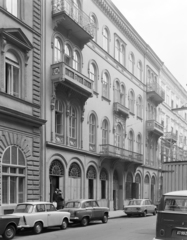 Magyarország, Budapest V., szemben középen a Sas (Guszev) utca 17-es számú ház., 1973, FŐFOTÓ, Budapest, Fortepan #215668