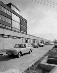 Magyarország, Csepeli Szabadkikötő, Budapest XXI., Petróleum utca 4., a Merkur Személygépkocsi Értékesítő Vállalat telepe., 1973, FŐFOTÓ, Budapest, rendszám, Wartburg 353, Polski Fiat 125p, Trabant 601, Merkur Személygépkocsi Értékesítő Vállalat, Fortepan #215719