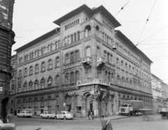 Magyarország, Budapest VII., Bethlen Gábor utca - Garay utca sarok., 1973, FŐFOTÓ, Budapest, IFA W50, Bútorbolt, Fiat 850, Volkswagen Bogár, Fortepan #215884