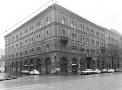 Magyarország, Budapest VII., Damjanich utca 23., balra a Nefelejcs utca., 1973, FŐFOTÓ, Budapest, automobil, sarokház, Csemege vállalat, Fortepan #215898