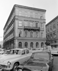 Hungary, Budapest V., Szomory Dezső (Biermann István) tér, Danaidák kútja (Sidló Ferenc, 1933.). Balra a Sütő utca, jobbra a Bárczy István utca., 1973, FŐFOTÓ, Budapest, Fortepan #216002