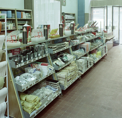 Hungary, Budapest VII., Király (Majakovszkij) utca 69., Háztartási cikkek bolt., 1973, FŐFOTÓ, Budapest, shop interior, display, hardware store, Fortepan #216034