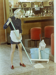 Hungary, Budapest XI., Tas vezér utca, a Sport (később Flamenco) szálló, bár., 1973, FŐFOTÓ, Budapest, advertising photography, cleaning, cleaning lady, bar, Fortepan #216038