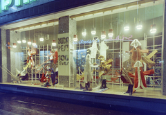 Hungary, Budapest V., Váci utca 26., a CAMPING Áruház kirakata Pest és Buda egyesítésének 100. évfordulóján., 1973, FŐFOTÓ, Budapest, untitled, Show window, Fortepan #216063