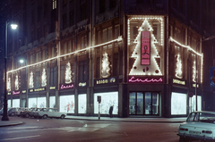 Magyarország, Budapest V., Vörösmarty tér, Luxus áruház., 1973, FŐFOTÓ, Budapest, üzletportál, áruház, Fortepan #216092