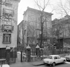 Magyarország, Budapest VI., Délibáb utca, középen a Benczúr utca 24-es számú ház hátsó homlokzata., 1973, FŐFOTÓ, Budapest, Wartburg 353, Fortepan #216142