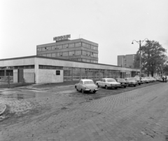 Magyarország, Csepeli Szabadkikötő, Budapest XXI., Petróleum utca 4., Merkur Személygépkocsi Értékesítő Vállalat, irodaépület., 1974, FŐFOTÓ, Budapest, rendszám, Wartburg 311/312, GAZ 24 Volga, Fortepan #216210