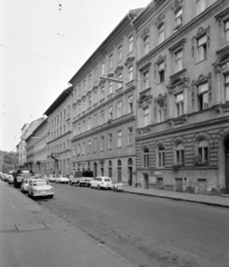 Magyarország, Budapest VII., szemben középen a Peterdy utca 33. és 31-es számú ház., 1974, FŐFOTÓ, Budapest, Wartburg 311/312, Trabant 601, Fortepan #216271