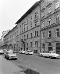 Magyarország, Budapest VII., jobbról a második a Peterdy utca 33-as számú ház., 1974, FŐFOTÓ, Wartburg 311/312, Budapest, Ford Escort MK1, rendszám, Fortepan #216272