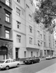 Magyarország, Budapest VII., Nefelejcs utca, szemben középen a 40-es számú ház., 1974, FŐFOTÓ, Budapest, GAZ 24 Volga, Fiat 850, VAZ 2101, Fortepan #216324