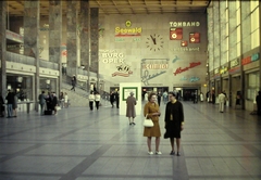 Austria, Vienna, Nyugati pályaudvar (Westbahnhof), 1975, Fortepan, railway, colorful, wall clock, neon sign, train station, Fortepan #21672