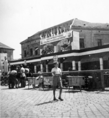 Magyarország, Baja, Szentháromság (Béke) tér., 1953, Barabás Sarolta, tűzhely, dekoráció, földműves-szövetkezet, Fortepan #216957