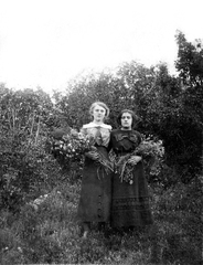 1915, Horváth Sándor, women, bouquet, Fortepan #217175