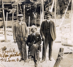 1913, Selyem Tóth Sándor, three people, leg over leg, walking cane, tie, vest, suit, port, Fortepan #217470