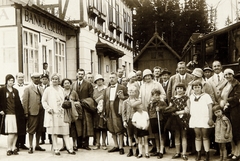 Slovakia, Strbské pleso,High Tatras, a Tátrai Villamos Vasút (TEŽ) állomása., 1929, Törökbálint Anno - Magyarszéky Gábor, tableau, walking cane, Fortepan #217562